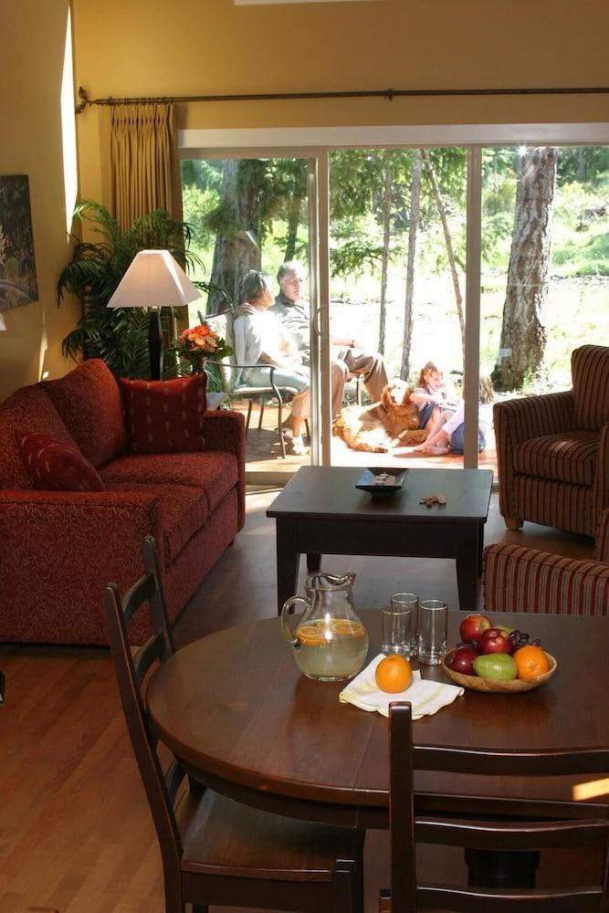 Oceanside Village Resort Parksville Extérieur photo