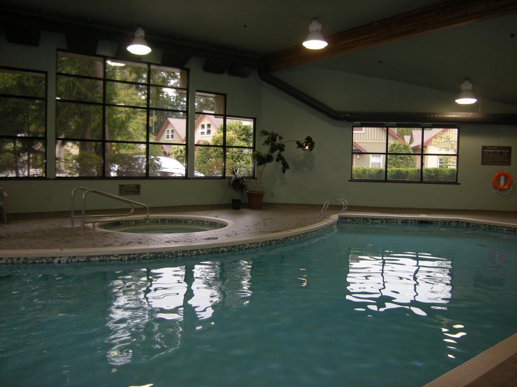 Oceanside Village Resort Parksville Extérieur photo