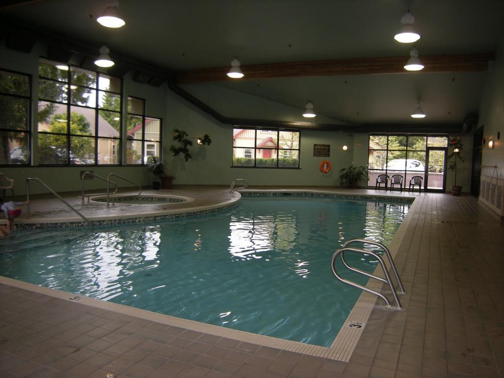 Oceanside Village Resort Parksville Extérieur photo
