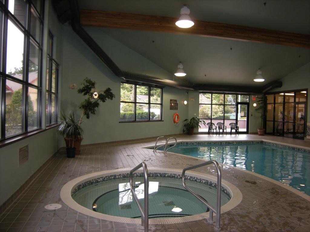 Oceanside Village Resort Parksville Extérieur photo