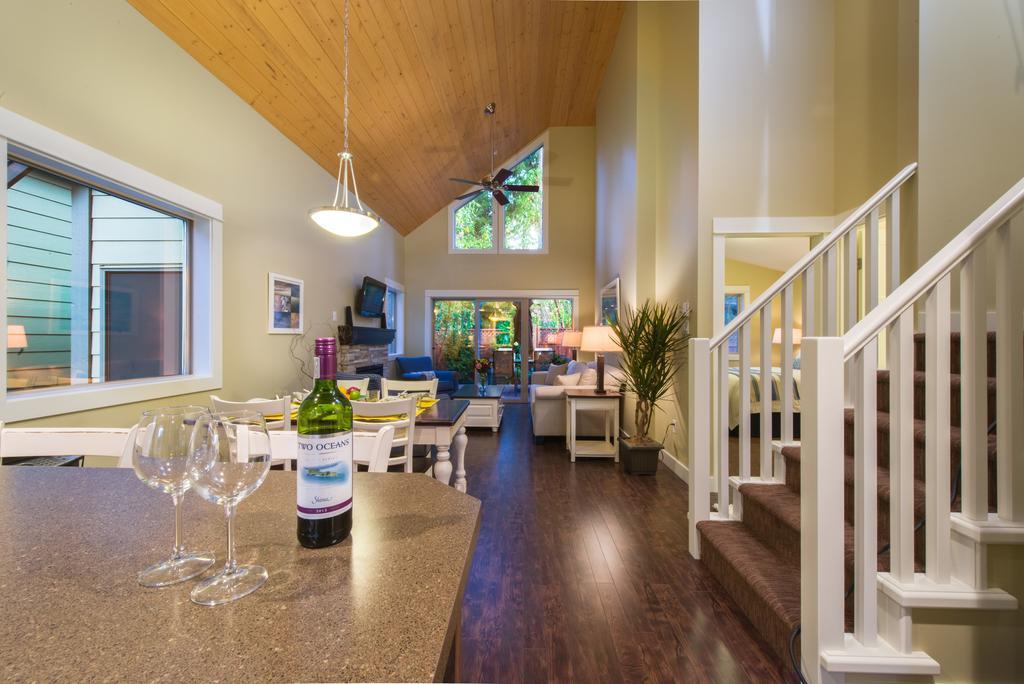 Oceanside Village Resort Parksville Extérieur photo