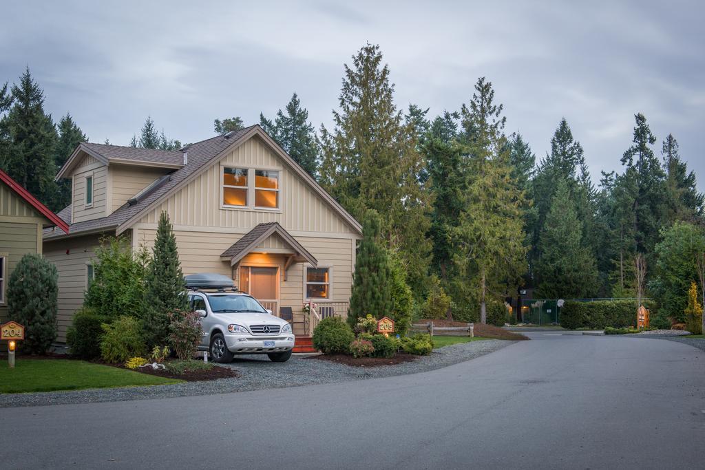 Oceanside Village Resort Parksville Extérieur photo